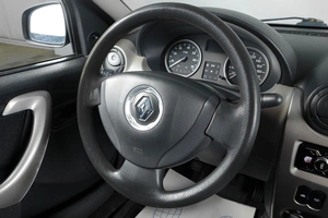 Седан Renault Logan 2011 года, 519000 рублей, Тюмень