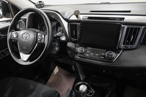 Внедорожник Toyota RAV4 2016 года, 2259000 рублей, Новокузнецк