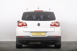 Внедорожник Volkswagen Tiguan 2010 года, 1179000 рублей, Томск