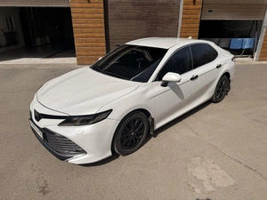 Седан Toyota Camry 2018 года, 2650000 рублей, Сосновоборск