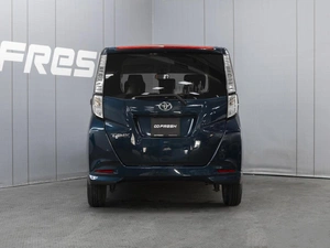 Хетчбэк Toyota Tank 2018 года, 1020000 рублей, Омск