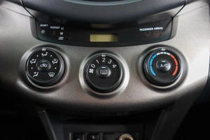 Внедорожник Toyota RAV4 2011 года, 1399000 рублей, Пермь