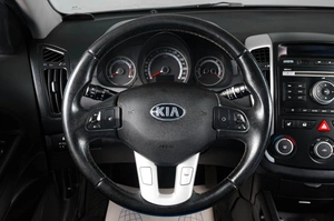 Хетчбэк Kia Ceed 2010 года, 649000 рублей, Тюмень