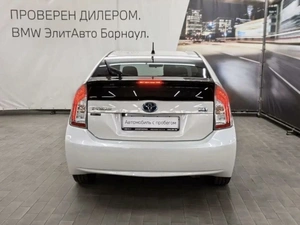 Лифтбек Toyota Prius 2015 года, 1290000 рублей, Барнаул