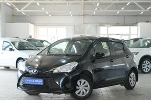 Хетчбэк Toyota Vitz 2019 года, 999000 рублей, Омск