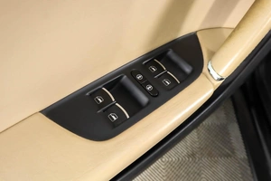 Внедорожник Volkswagen Touareg 2011 года, 2349000 рублей, Пермь