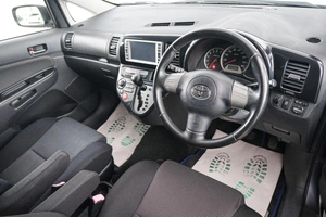 Минивэн Toyota Wish 2004 года, 869000 рублей, Красноярск