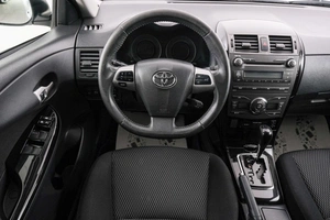 Седан Toyota Corolla 2012 года, 1149000 рублей, Красноярск