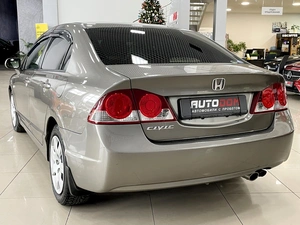 Седан Honda Civic 2006 года, 787000 рублей, Солонцы