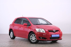 Хетчбэк Toyota Auris 2007 года, 719000 рублей, Омск