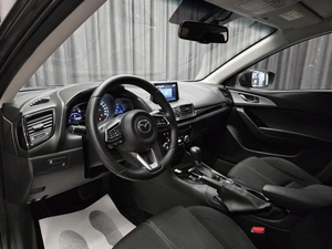 Седан Mazda 3 2018 года, 1349000 рублей, Красноярск