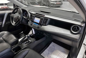 Внедорожник Toyota RAV4 2016 года, 2530000 рублей, Красноярск