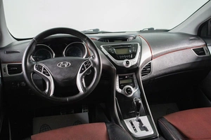 Седан Hyundai Elantra 2011 года, 1069000 рублей, Сургут