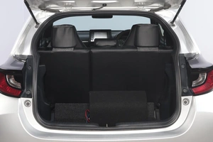 Хетчбэк Toyota Yaris 2021 года, 1059000 рублей, Новосибирск