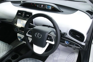 Лифтбек Toyota Prius 2016 года, 1688000 рублей, Солонцы