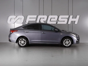 Седан Hyundai Solaris 2018 года, 1362000 рублей, Красный Пахарь