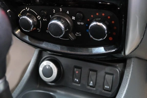 Внедорожник Nissan Terrano 2018 года, 1599000 рублей, Омск