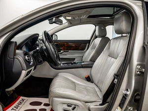 Седан Jaguar XJ 2013 года, 2500000 рублей, Красноярск