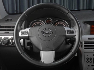 Седан Opel Astra 2010 года, 519000 рублей, Тюмень