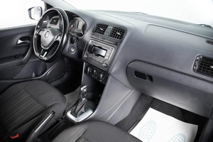 Седан Volkswagen Polo 2017 года, 1399000 рублей, Пермь