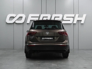 Внедорожник Volkswagen Tiguan 2018 года, 2168000 рублей, Воронеж