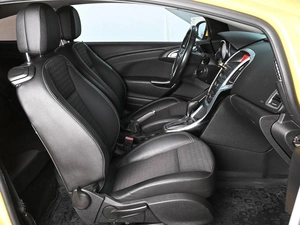 Хетчбэк Opel Astra GTC 2013 года, 899000 рублей, Аксай