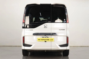 Минивэн Honda Stepwgn Spada 2015 года, 2129000 рублей, Челябинск