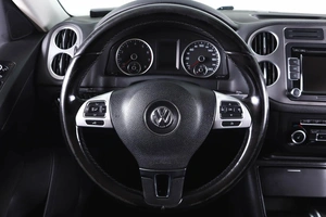 Внедорожник Volkswagen Tiguan 2011 года, 1129000 рублей, Пермь