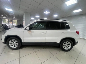 Внедорожник Volkswagen Tiguan 2013 года, 1299000 рублей, Ачинск