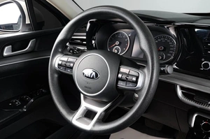 Седан Kia K5 2020 года, 2329000 рублей, Тюмень
