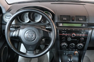 Хетчбэк Mazda 3 2008 года, 749000 рублей, Омск