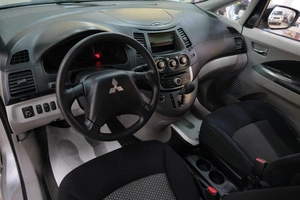Минивэн Mitsubishi Grandis 2008 года, 969000 рублей, Омск