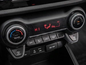 Хетчбэк Kia Rio X-Line 2017 года, 1590000 рублей, Краснодар