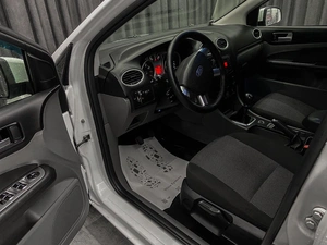 Хетчбэк Ford Focus 2011 года, 670000 рублей, Красноярск