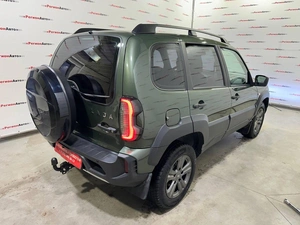 Внедорожник ВАЗ (LADA) Niva Travel 2021 года, 930000 рублей, Красноярск