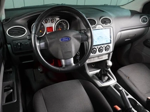 Хетчбэк Ford Focus 2010 года, 599000 рублей, Воронеж
