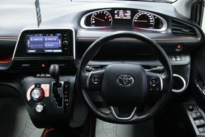 Минивэн Toyota Sienta 2017 года, 1308000 рублей, Солонцы