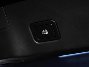 Лифтбек Changan UNI-V 2023 года, 2485000 рублей, Красный Пахарь