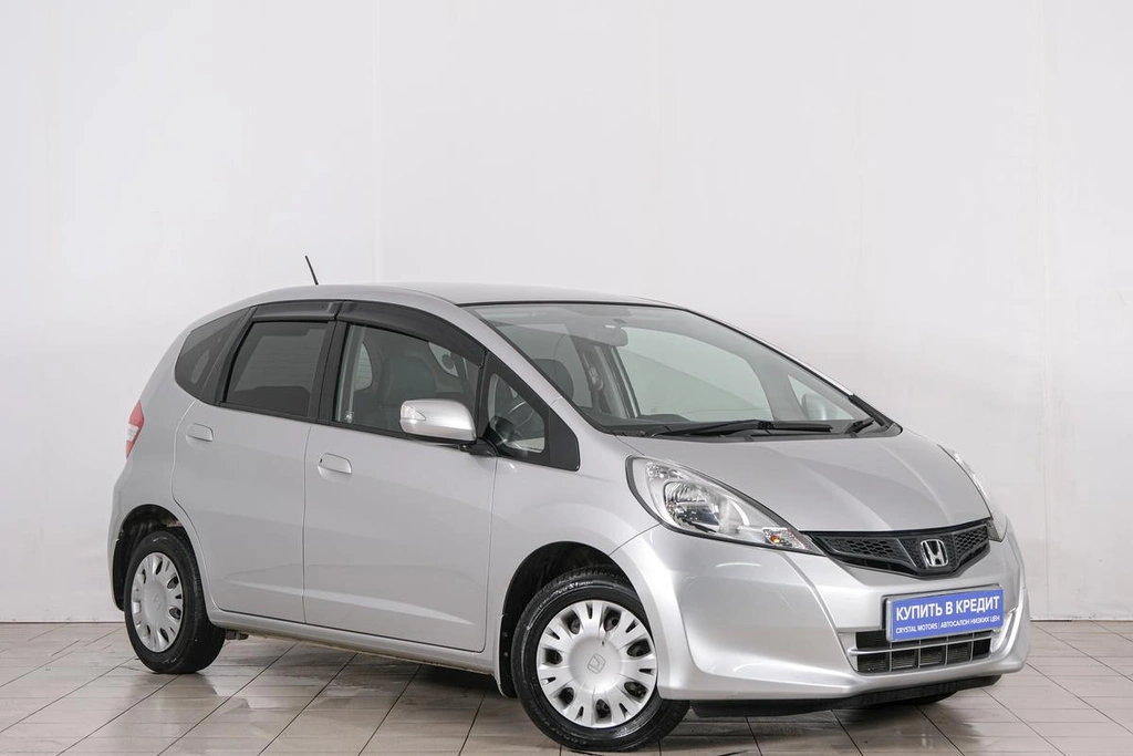Хетчбэк Honda Fit 2011 года, 1079000 рублей, Красноярск