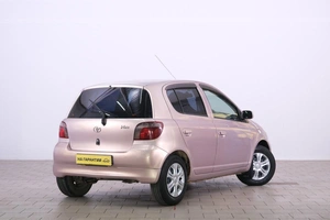 Хетчбэк Toyota Vitz 2001 года, 339000 рублей, Омск