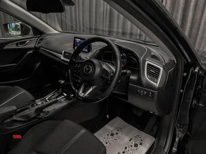 Хетчбэк Mazda Axela 2018 года, 1199999 рублей, Красноярск