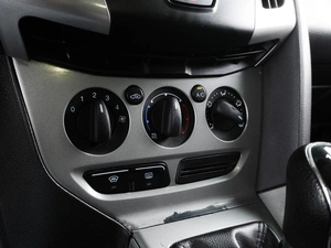 Хетчбэк Ford Focus 2011 года, 689000 рублей, Воронеж