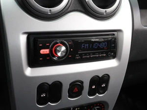 Седан Renault Logan 2014 года, 829000 рублей, Воронеж