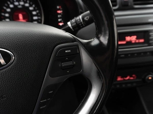 Седан Kia Rio 2016 года, 1099000 рублей, Саратов