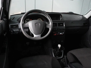Седан ВАЗ (LADA) Priora 2016 года, 709000 рублей, Красный Пахарь