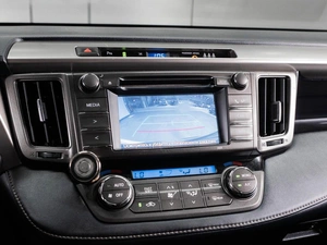 Внедорожник Toyota RAV4 2015 года, 2180000 рублей, Тюмень