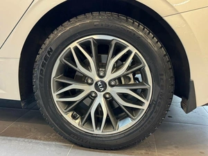 Седан Kia K5 2021 года, 2497000 рублей, Красноярск