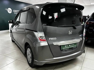 Минивэн Honda Freed 2013 года, 1050000 рублей, Ачинск
