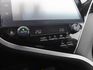 Седан Toyota Camry 2019 года, 2590000 рублей, Волгоград