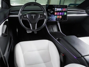 Седан Tesla Model 3 2018 года, 2996000 рублей, Воронеж